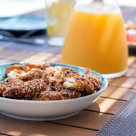 Cato Agro 4, Seafront With Private Pool 别墅 *