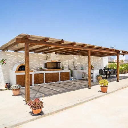 וילה Cato Agro 4, Seafront With Private Pool *